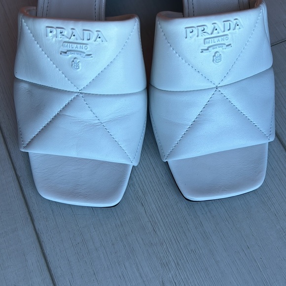 Prada Quilted nappa leather heeled sandals - Picture 4 of 5